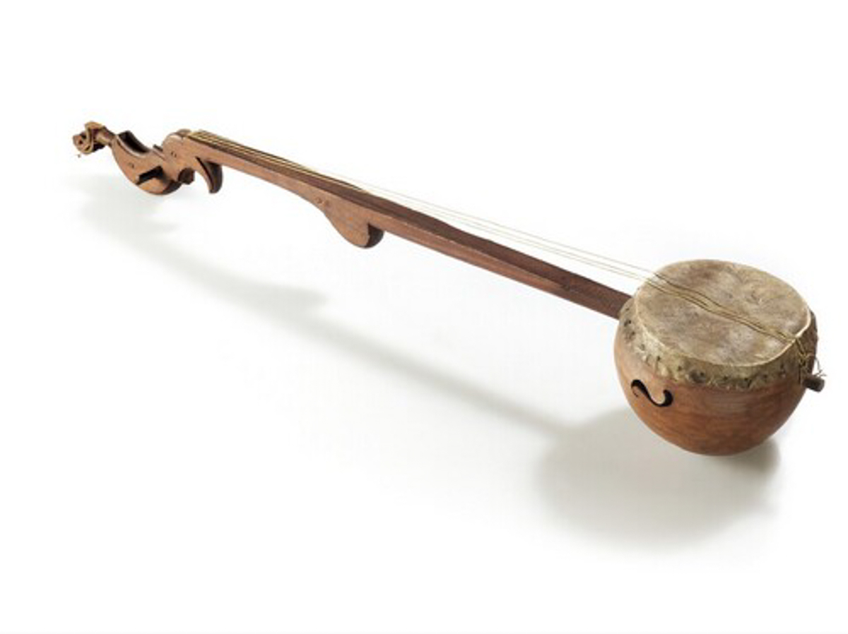 Instrument Interview: The Creole Bania, the Oldest Existing Banjo